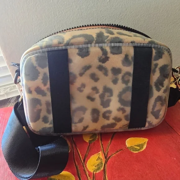 UGG Janey II Clear Leopard Print Crossbody Bag . - Picture 5 of 8